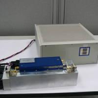 Лабораторный СВЧ-усилитель на GaN 40Вт 2-4 ГГц с источником питания                 